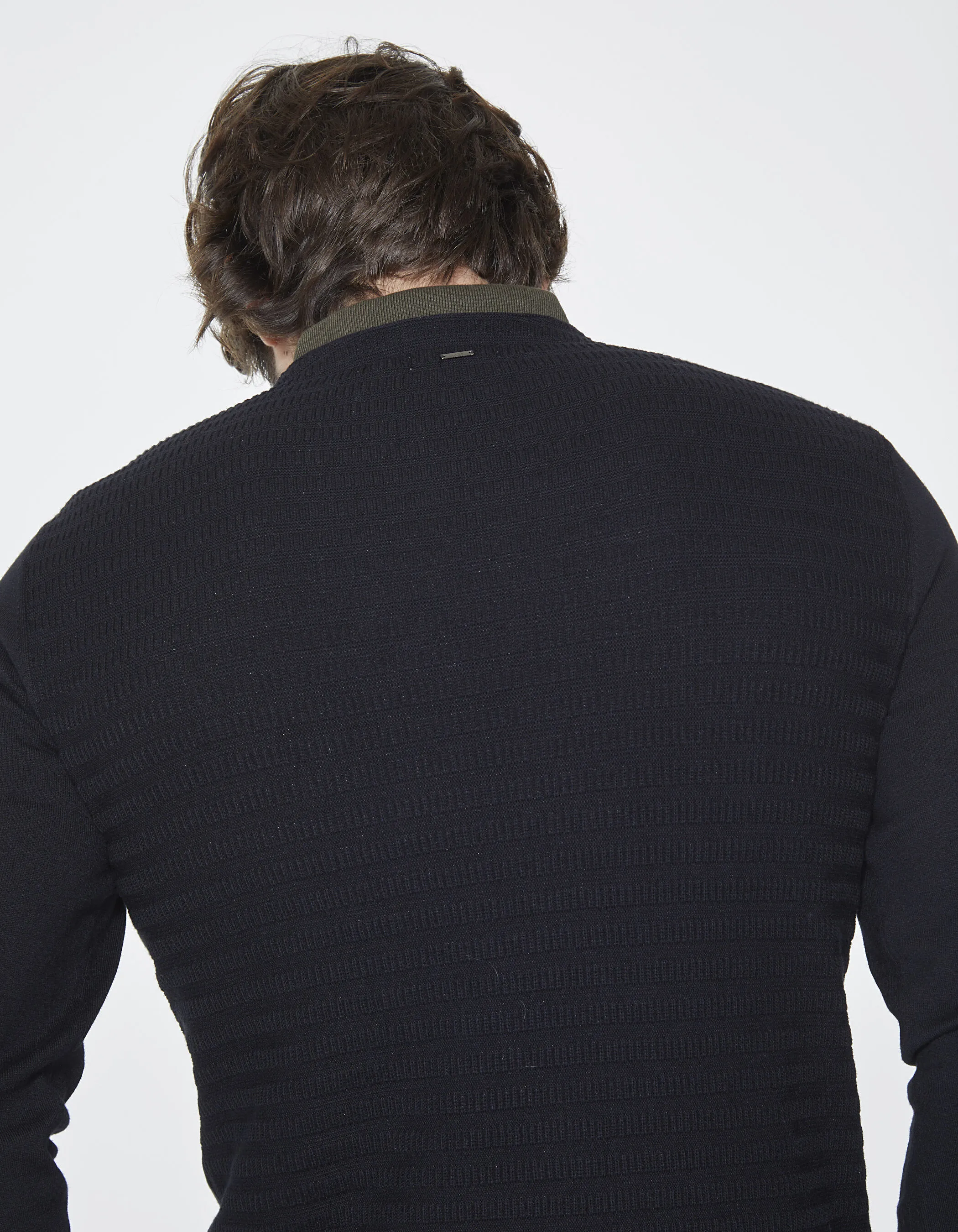 Pull noir col V homme